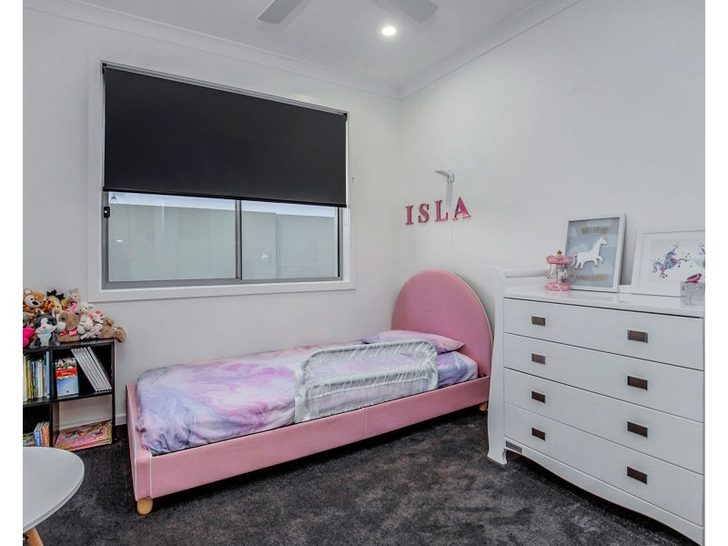 22 Paradise Parade, Jacobs Well QLD 4208