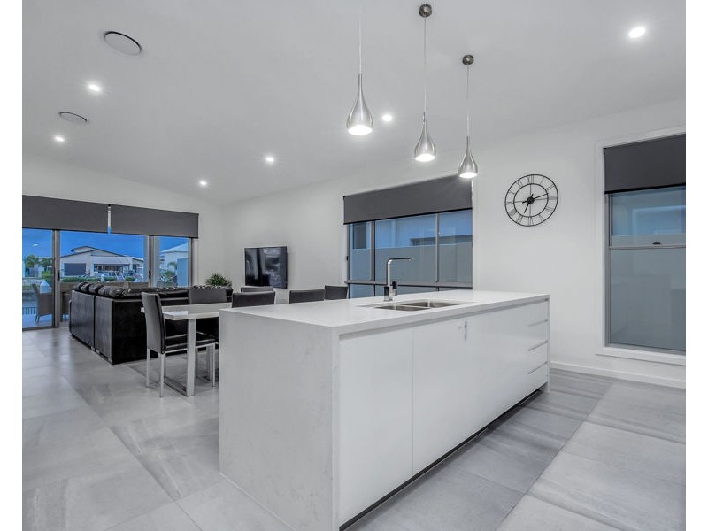 22 Paradise Parade, Jacobs Well QLD 4208