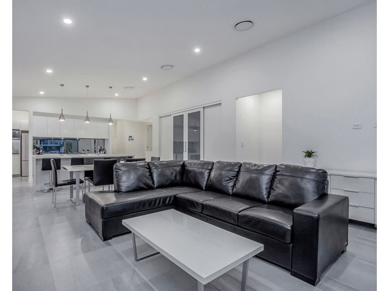 22 Paradise Parade, Jacobs Well QLD 4208