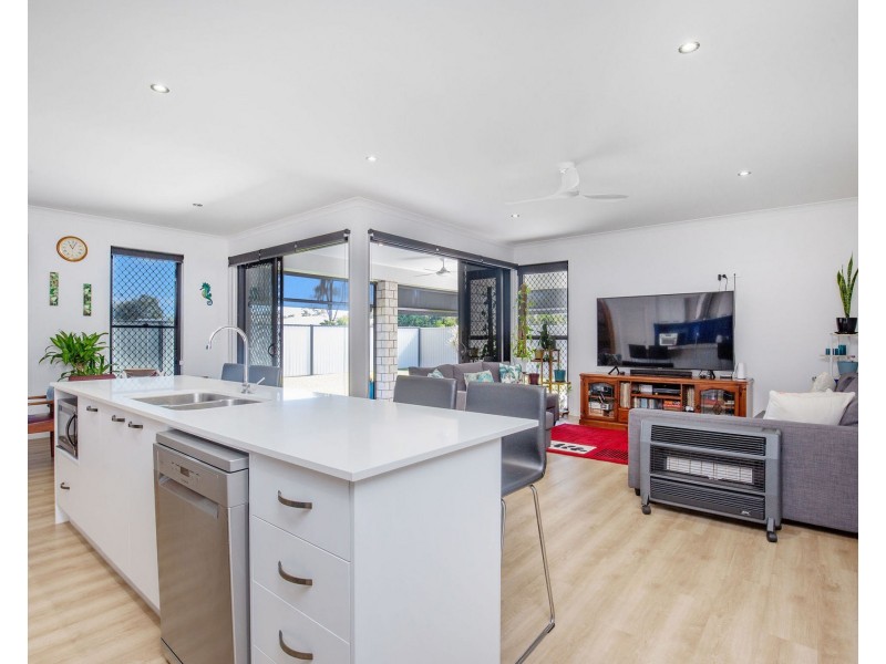 2 Johnathon Close, Jacobs Well QLD 4208