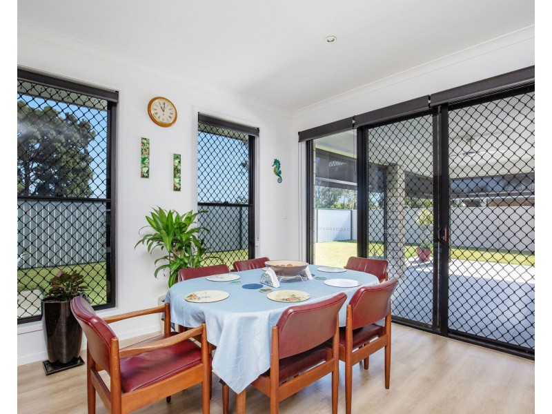 2 Johnathon Close, Jacobs Well QLD 4208