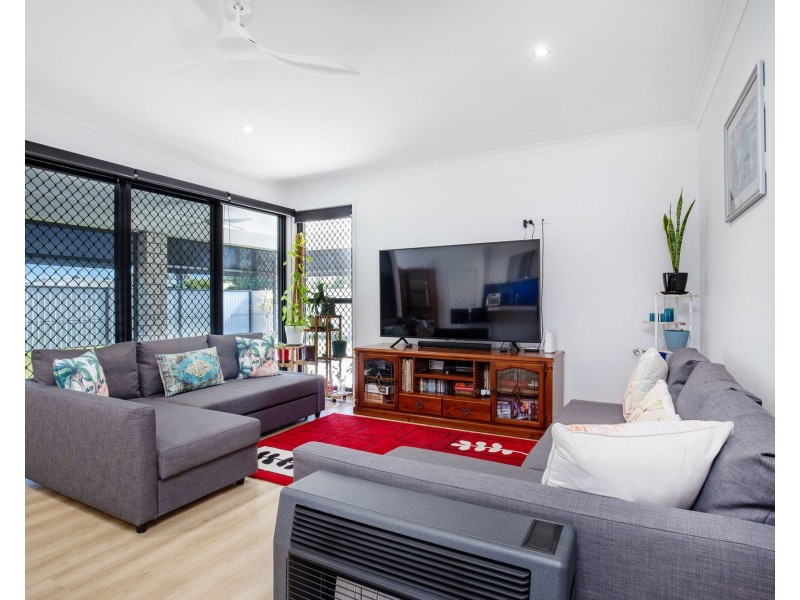 2 Johnathon Close, Jacobs Well QLD 4208