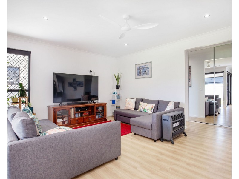 2 Johnathon Close, Jacobs Well QLD 4208