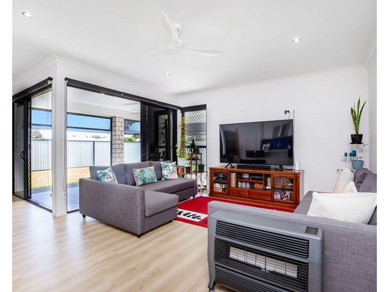2 Johnathon Close, Jacobs Well QLD 4208