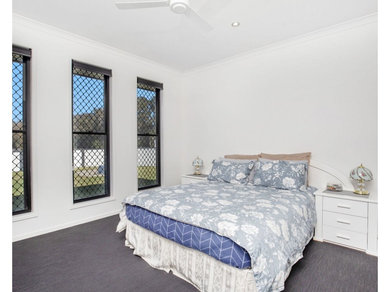 2 Johnathon Close, Jacobs Well QLD 4208