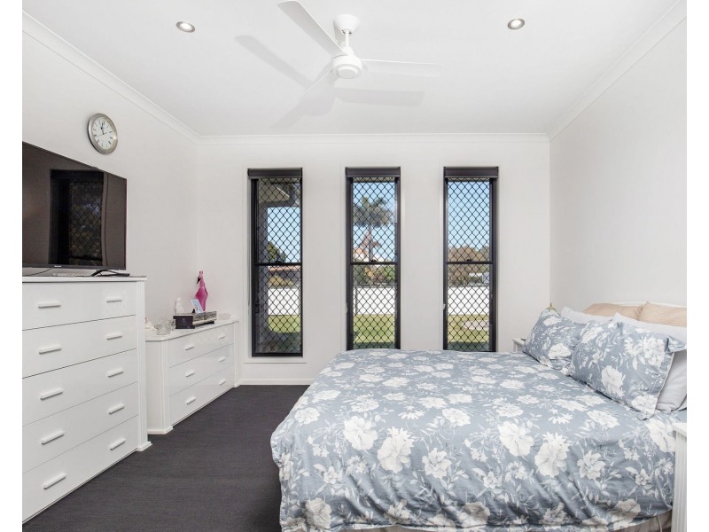 2 Johnathon Close, Jacobs Well QLD 4208