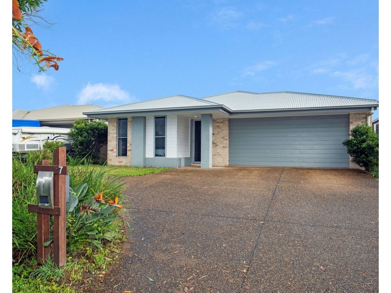 7 Helmore Road, Jacobs Well QLD 4208