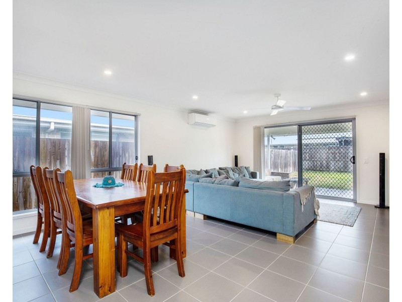 7 Helmore Road, Jacobs Well QLD 4208