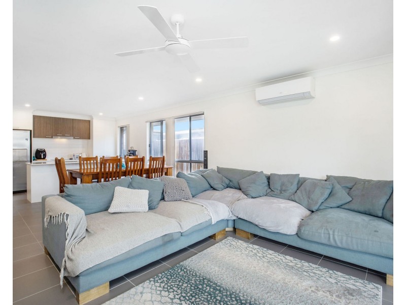 7 Helmore Road, Jacobs Well QLD 4208