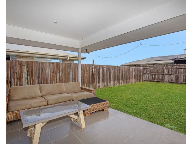 7 Helmore Road, Jacobs Well QLD 4208