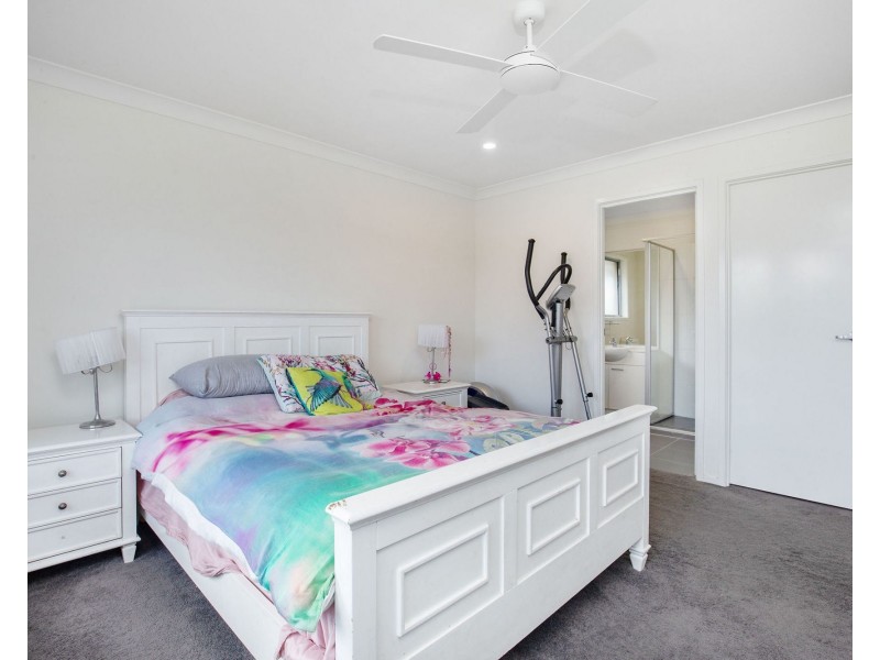 7 Helmore Road, Jacobs Well QLD 4208
