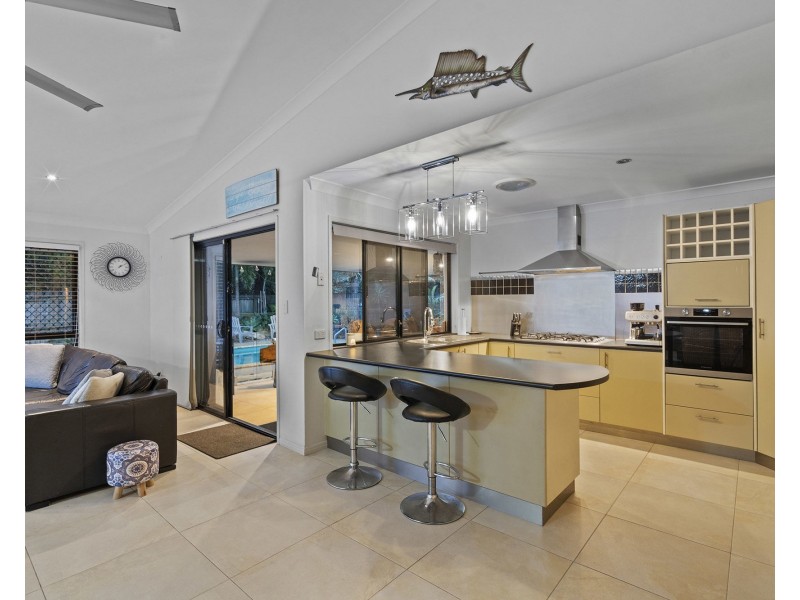 7 Greenfinch Court, Jacobs Well QLD 4208