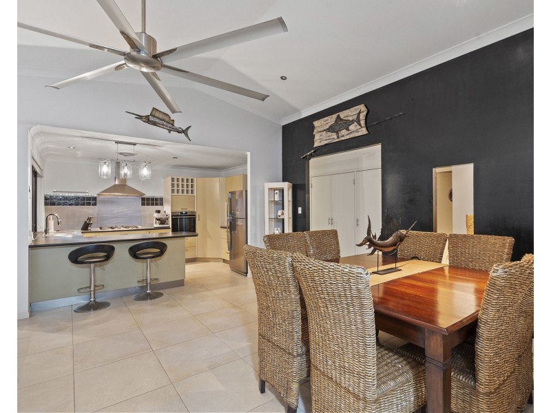 7 Greenfinch Court, Jacobs Well QLD 4208