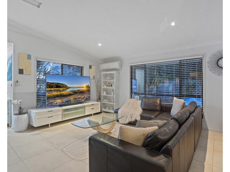 7 Greenfinch Court, Jacobs Well QLD 4208