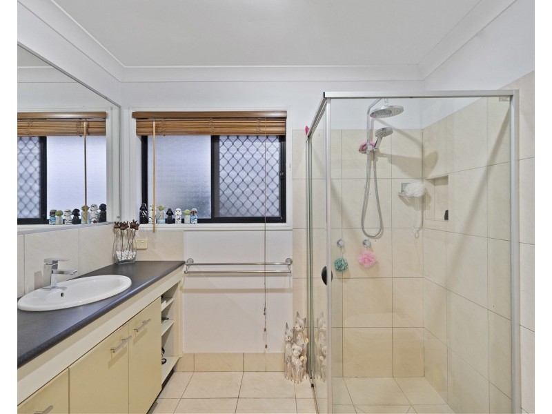 7 Greenfinch Court, Jacobs Well QLD 4208
