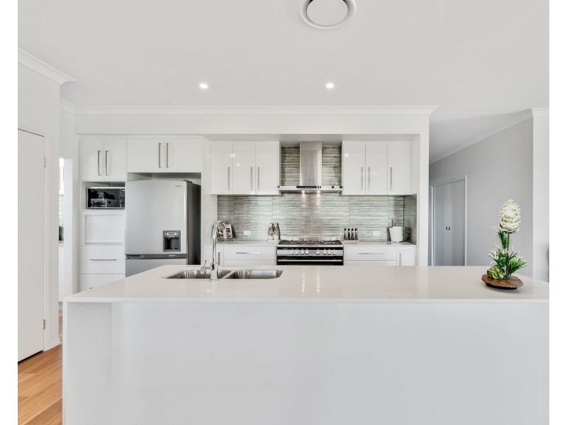 48 Marina Parade, Jacobs Well QLD 4208