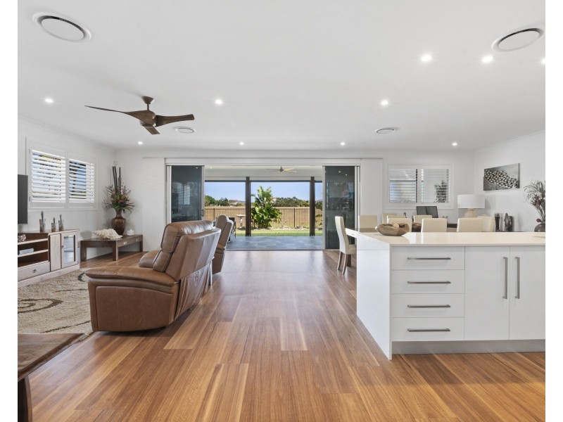 48 Marina Parade, Jacobs Well QLD 4208