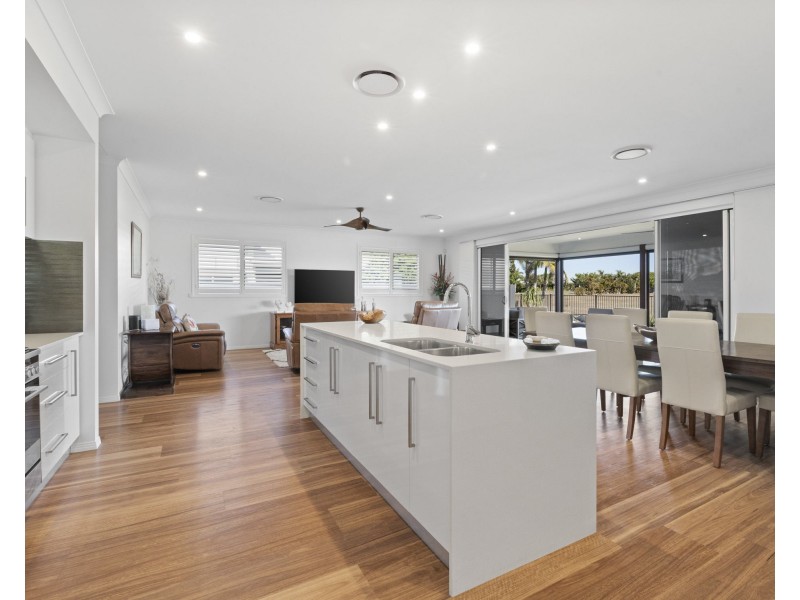 48 Marina Parade, Jacobs Well QLD 4208