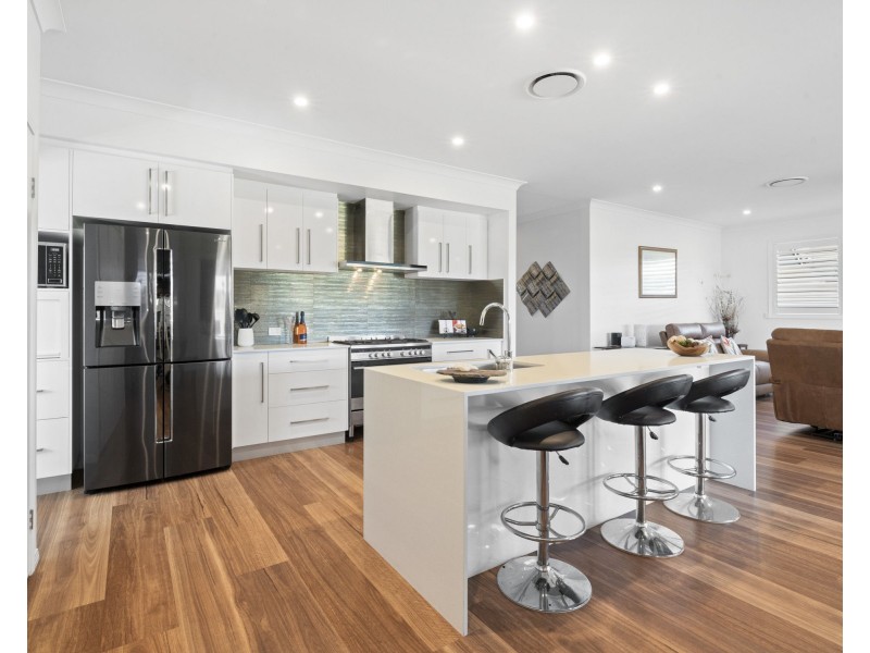 48 Marina Parade, Jacobs Well QLD 4208