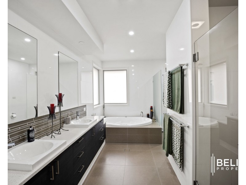 49 Marina Parade, Jacobs Well QLD 4208