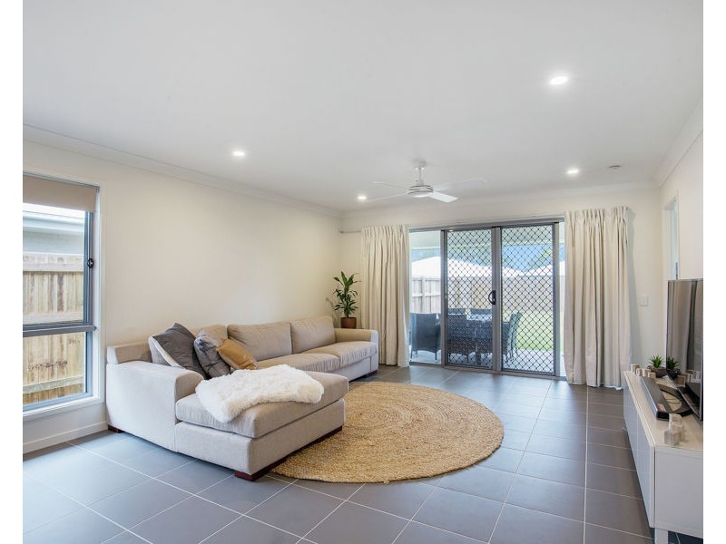 32 Bayside Ave, Jacobs Well QLD 4208