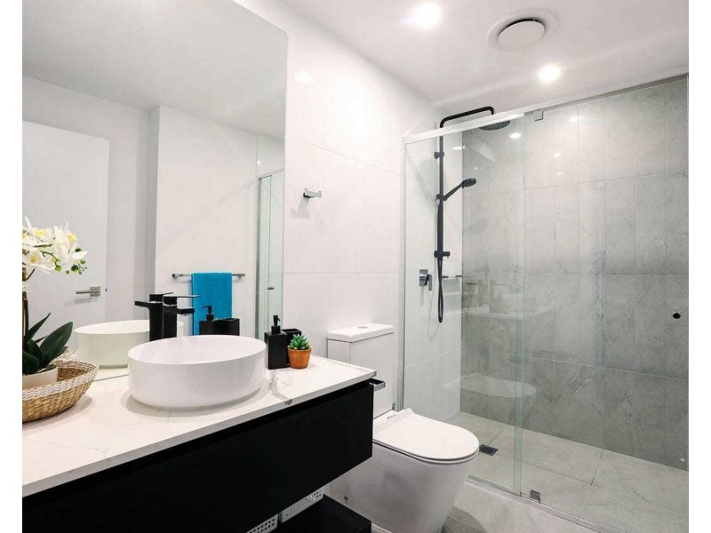 5802/5 Harbourside Court, Biggera Waters QLD 4216