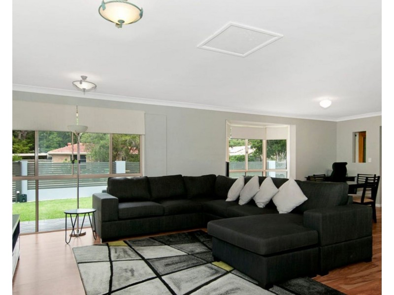 12 Banka Avenue, Jacobs Well QLD 4208