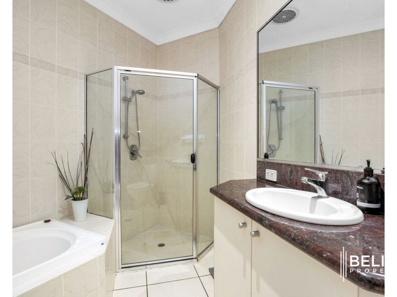 23 Samuel Court, Jacobs Well QLD 4208