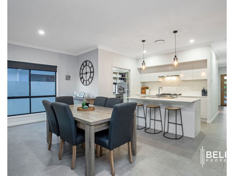 11 Moreton Drive, Jacobs Well QLD 4208