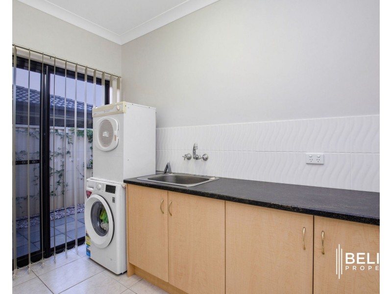 8 Heron Place, Jacobs Well QLD 4208