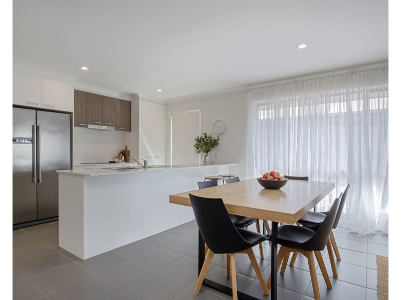 26 Bayside Avenue, Jacobs Well QLD 4208