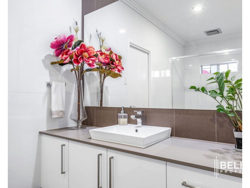 71 Marina Parade, Jacobs Well QLD 4208