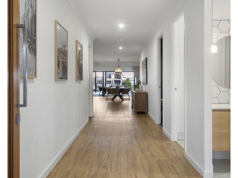 40 Poinciana Place, Jacobs Well QLD 4208