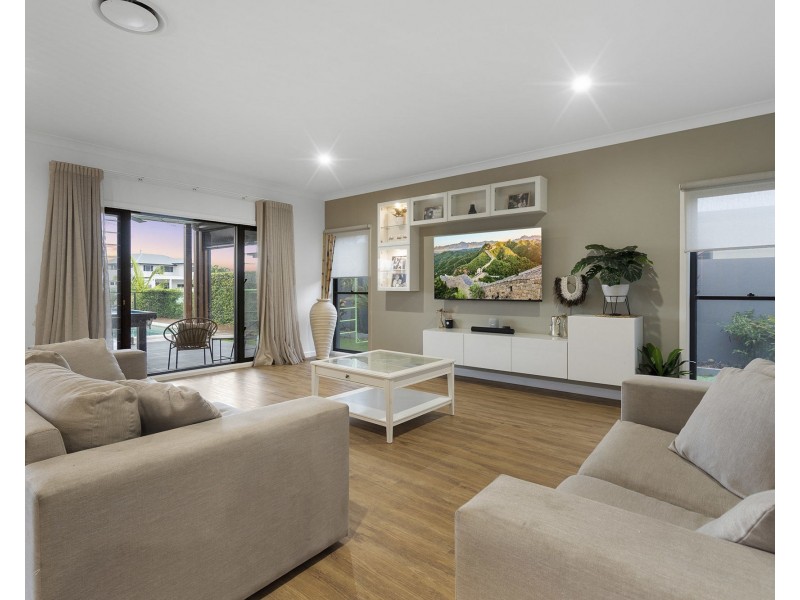 40 Poinciana Place, Jacobs Well QLD 4208