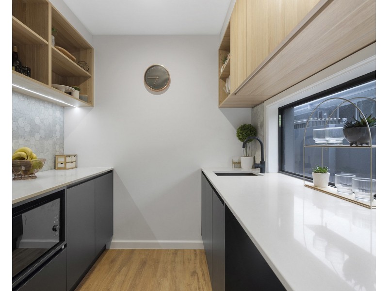 40 Poinciana Place, Jacobs Well QLD 4208