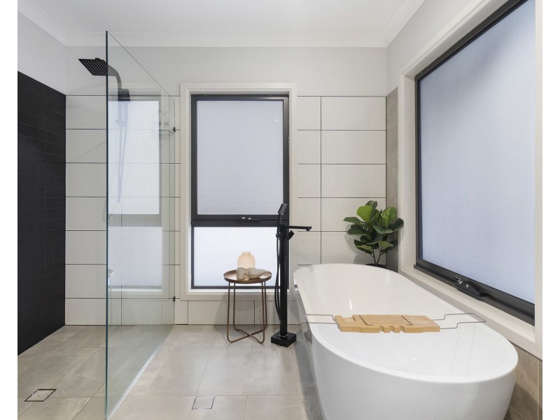 40 Poinciana Place, Jacobs Well QLD 4208