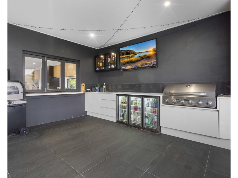 40 Poinciana Place, Jacobs Well QLD 4208