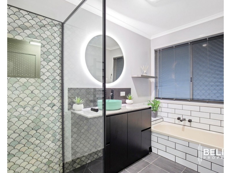 34 Pelican Parade, Jacobs Well QLD 4208