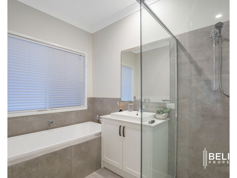 15 Moreton Drive, Jacobs Well QLD 4208