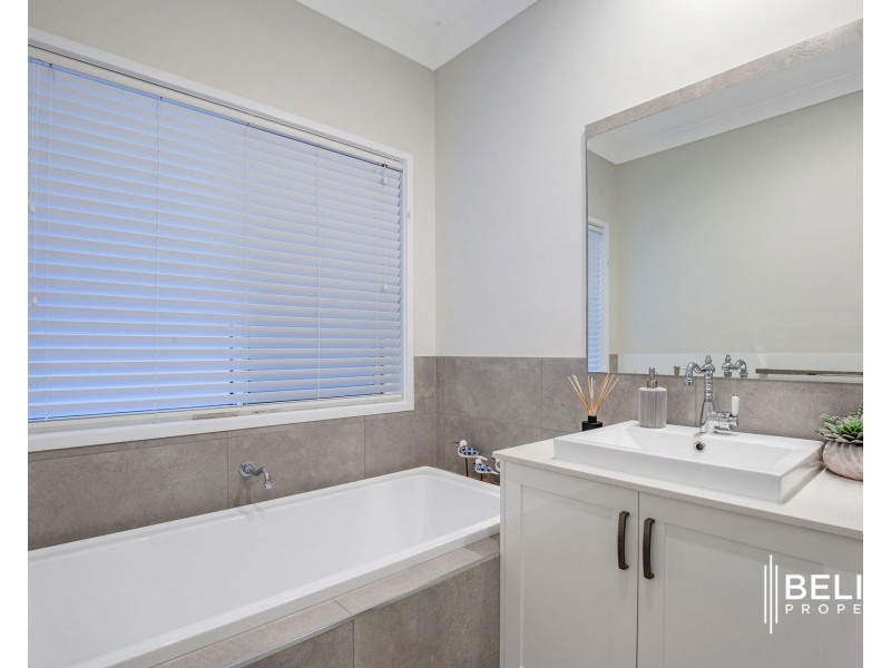 15 Moreton Drive, Jacobs Well QLD 4208