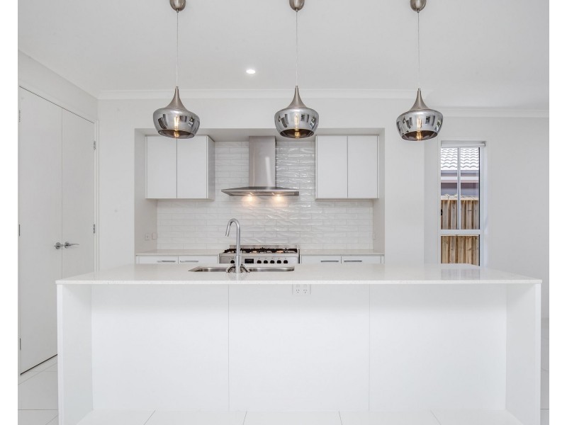 147 Gainsborough Drive, Pimpama QLD 4209