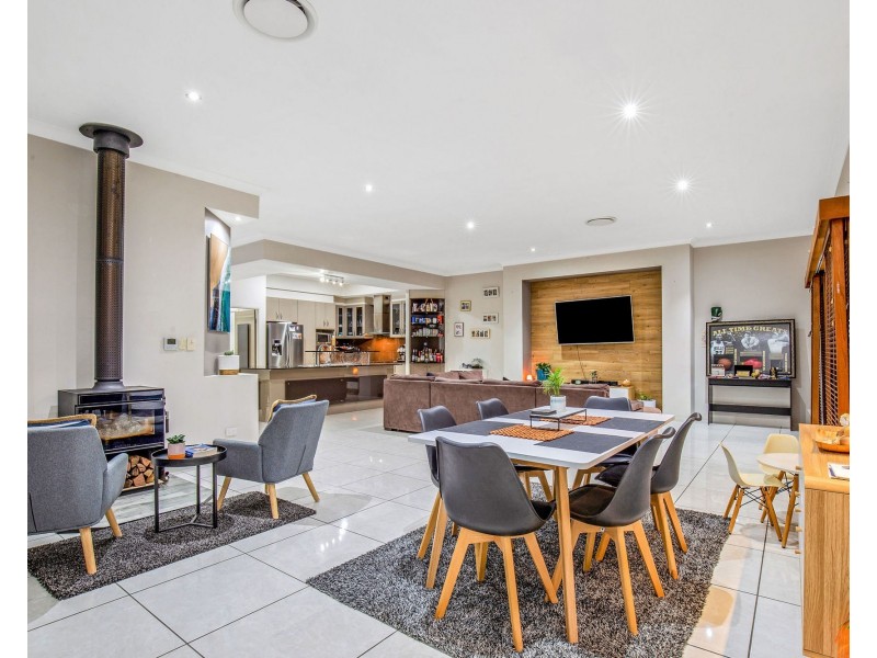 7 Windward Place, Jacobs Well QLD 4208