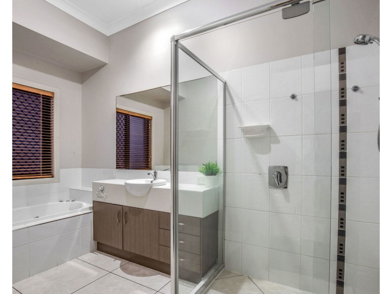 7 Windward Place, Jacobs Well QLD 4208