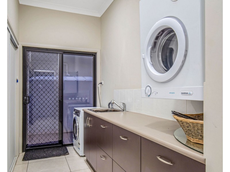 7 Windward Place, Jacobs Well QLD 4208