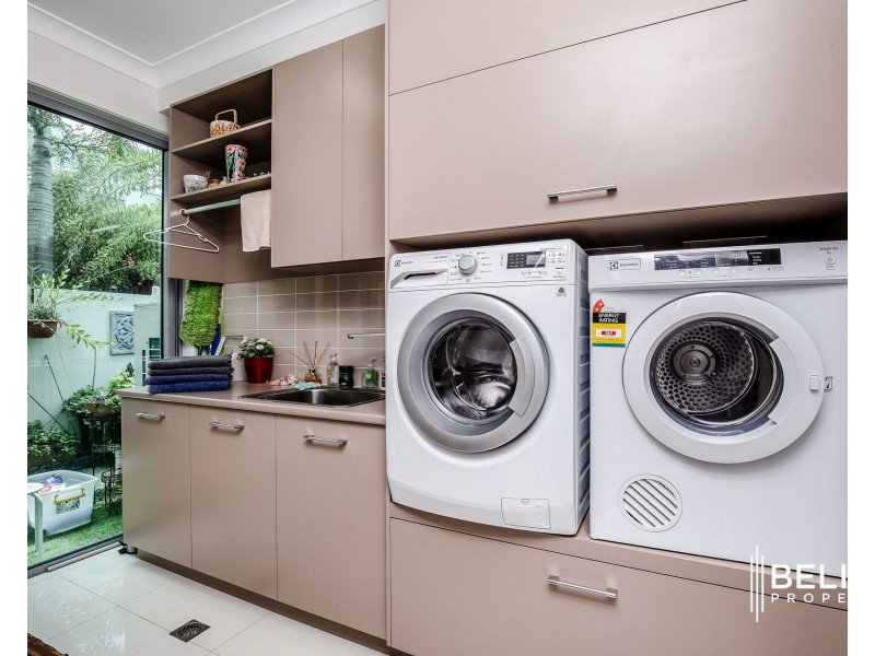 41 Marina Parade, Jacobs Well QLD 4208