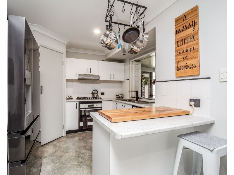 10 Thomas Court, Jacobs Well QLD 4208