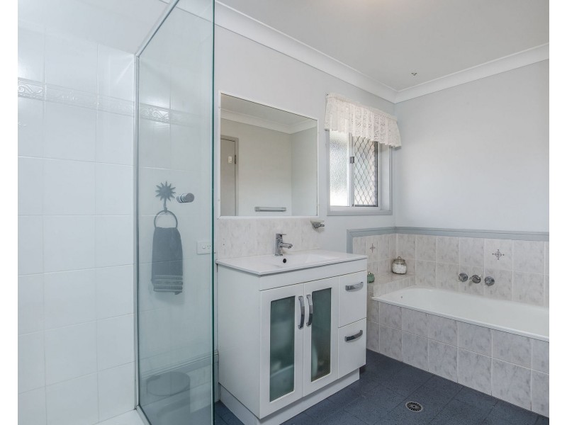 10 Thomas Court, Jacobs Well QLD 4208
