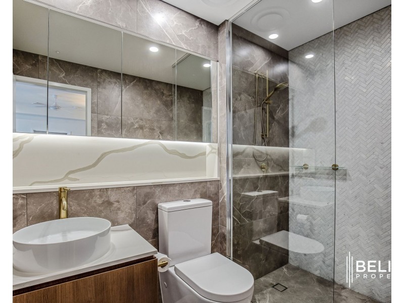 120/37 Sickle Avenue, Hope Island QLD 4212