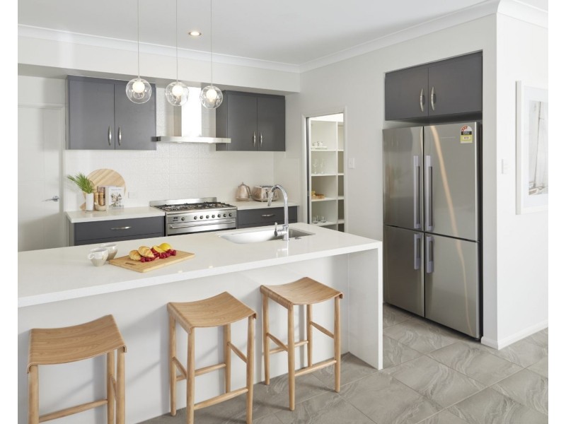 3 Marina Parade, Jacobs Well QLD 4208