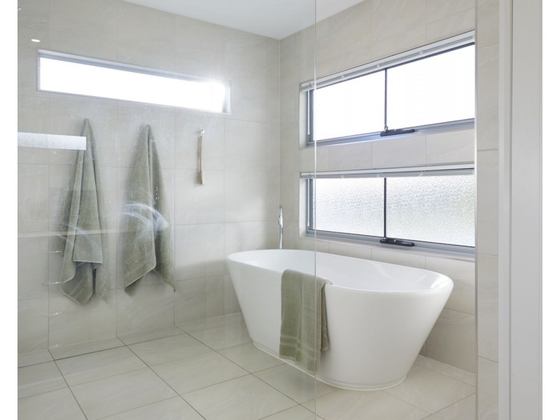 3 Marina Parade, Jacobs Well QLD 4208